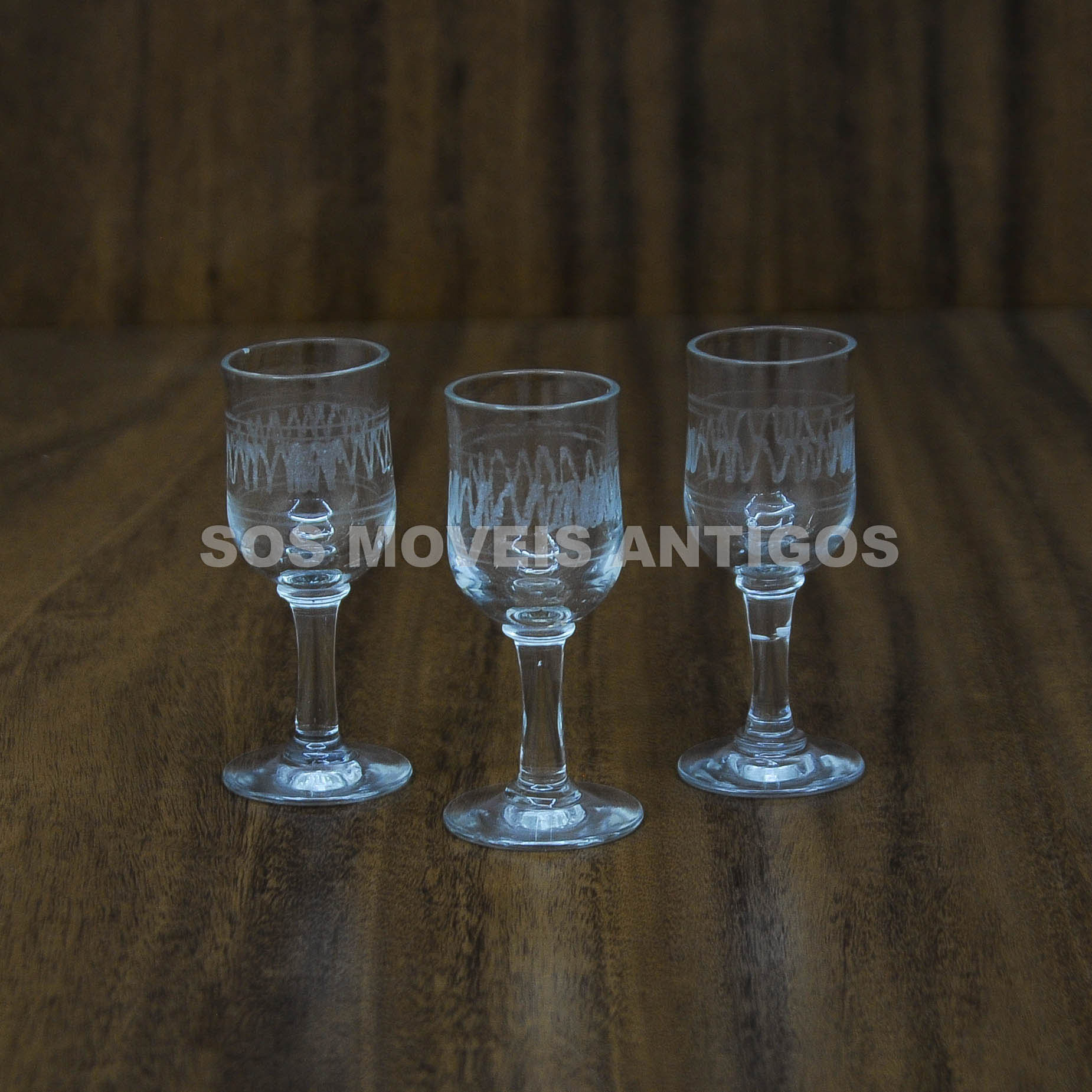 06 TAÇAS APARETIVOS EM FINO CRISTAL FRANCÊS – SAINT LOUIS – 25 ML CÓD. 508