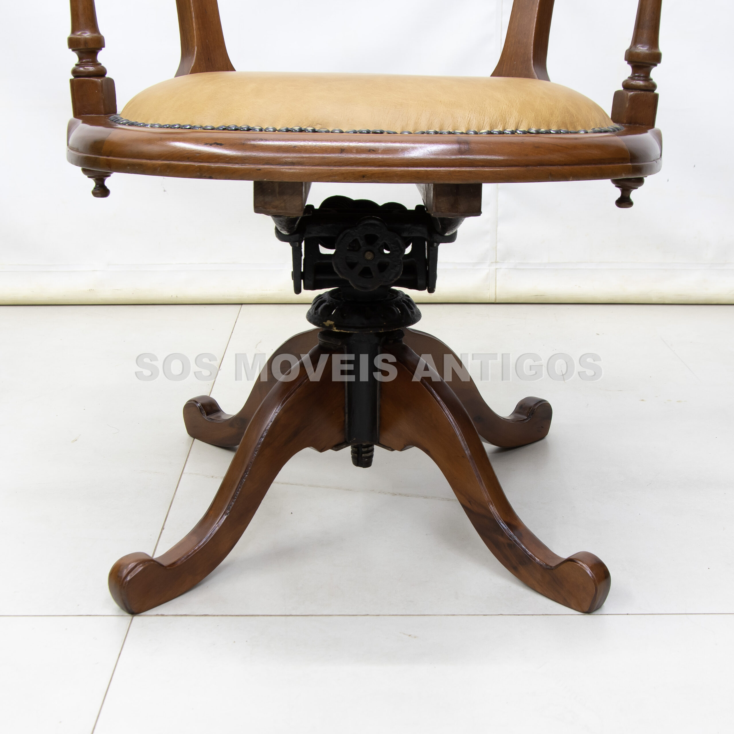 CADEIRA DE ESCRITORIO MODELO XERIFE – SOSMOVEISANTIGOS – ANTIQUARIO SP (1)