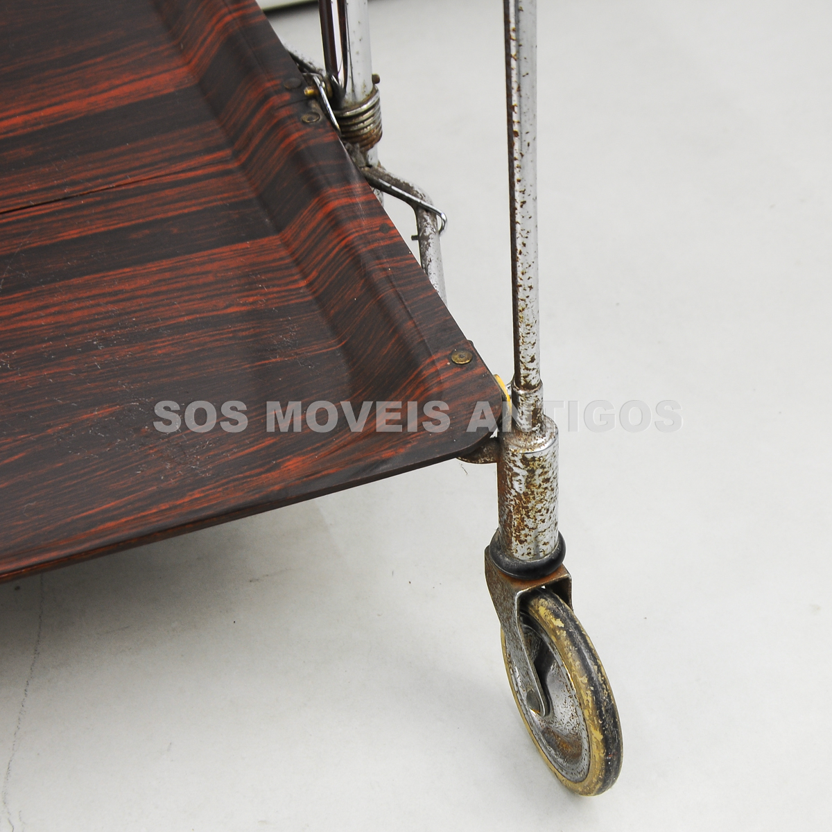 CARRINHO-DE-CHAAPOIOBARZINHO-DOBRAVEL-ESTILO-ART-DECO-SOSMOVEISANTIGOS-ANTIQUARIO-SP-15.jpg