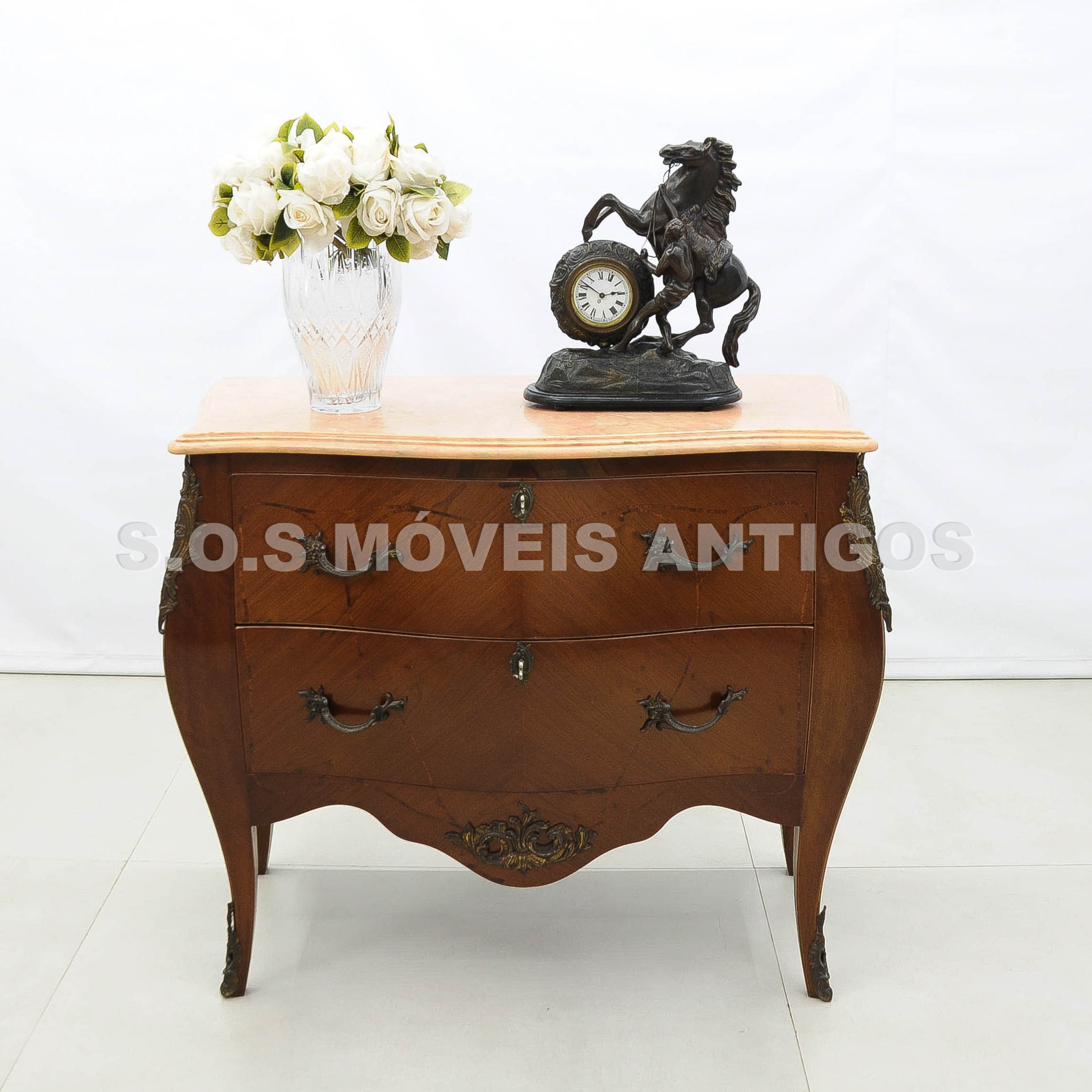 CÕMODA ESTILO FRANCÊS SOSMOVEISANTIGOS – ANTIQUARIO SP