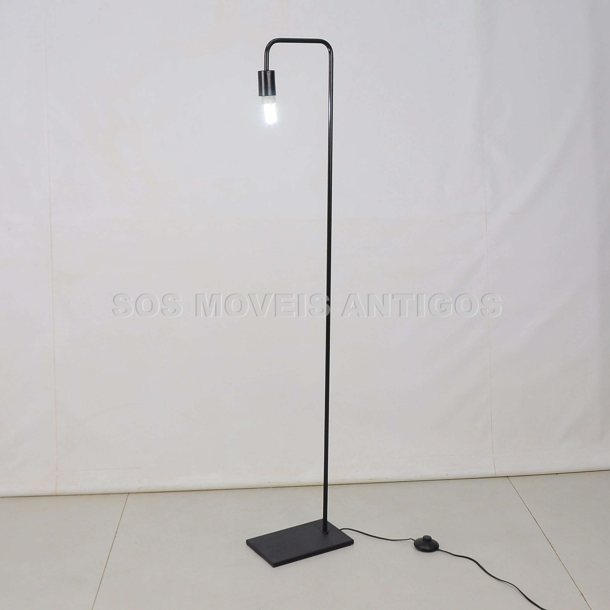 LUMINARIA DE CHÃO DOMINICI – SOSMOVEISANTIGOS – ANTIQUARIO SP (2)
