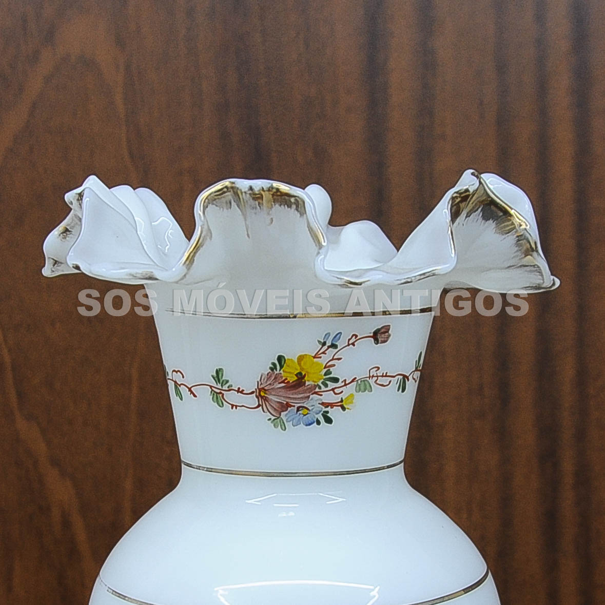 LUMINÁRIA DE MESA EM OPALINA – SOSMOVEISANTIGOS – ANTIQUARIO SP (1)