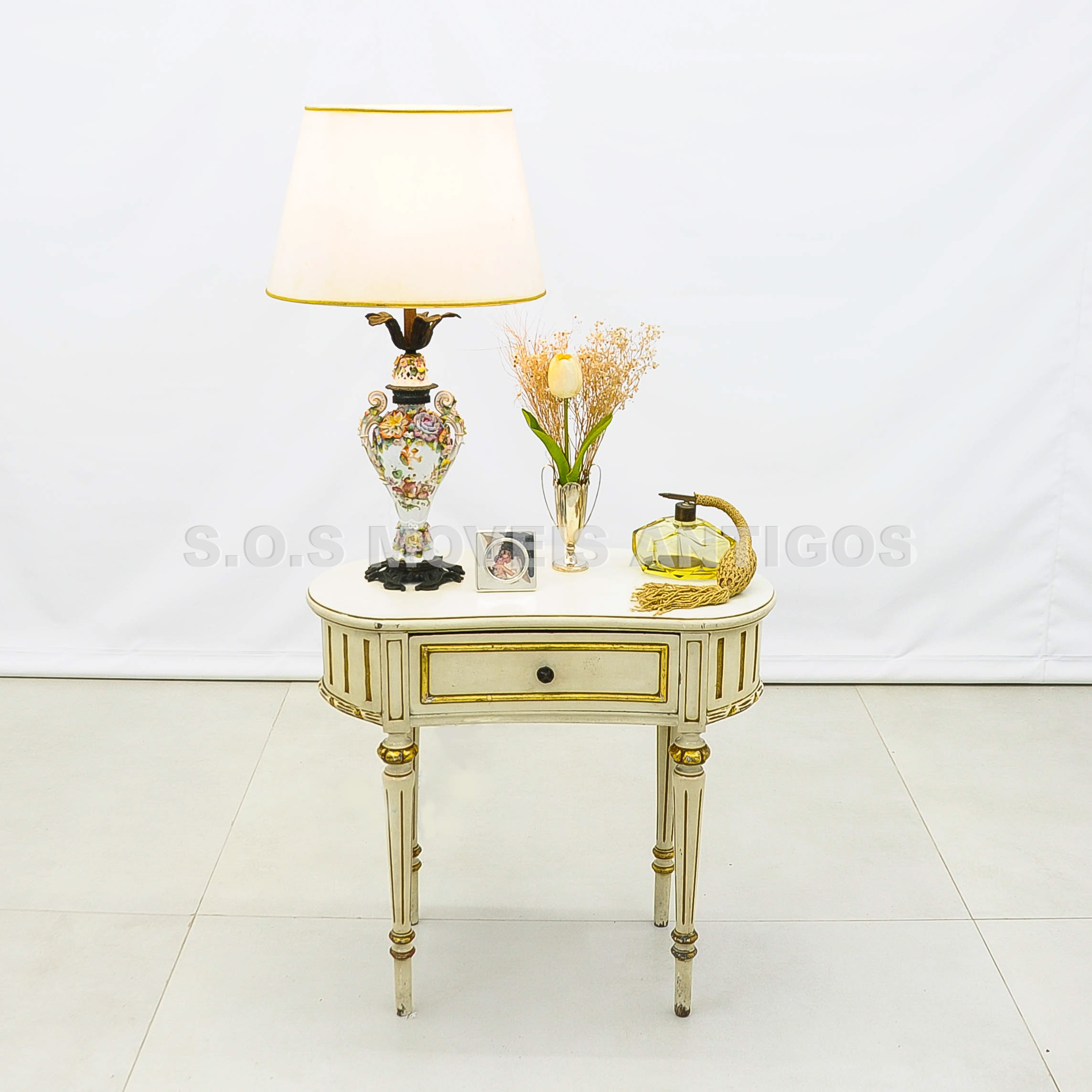 MESA-DE-CABECEIRA-CRIADO-MUDO-ESTILO-LUIS-XVI-SOSMOVEISANTIGOS-ANTIQUARIO-SP-2 (1)-2