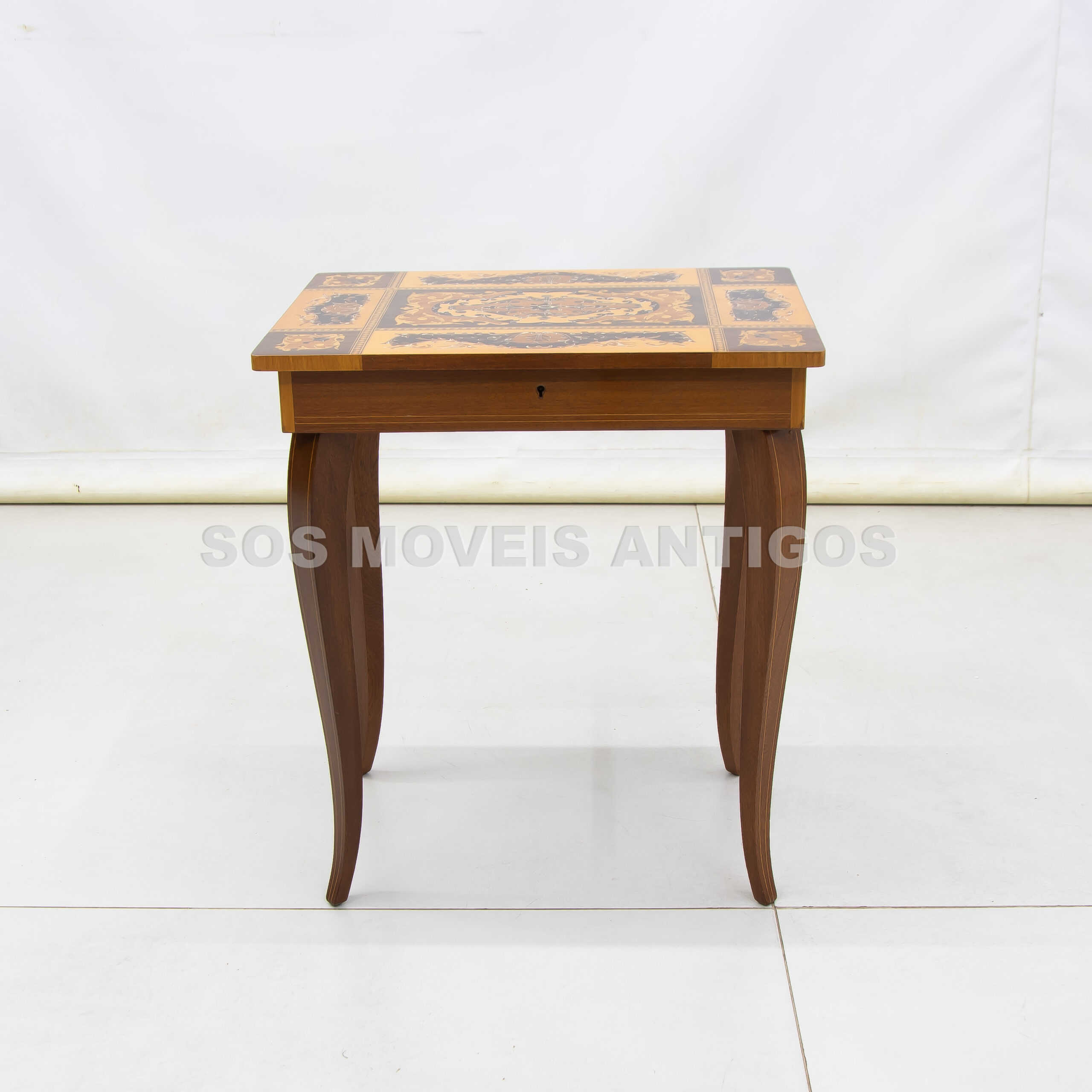 MESA LATERAL CAIXA DE MUSICA ITALIANA – P (2)