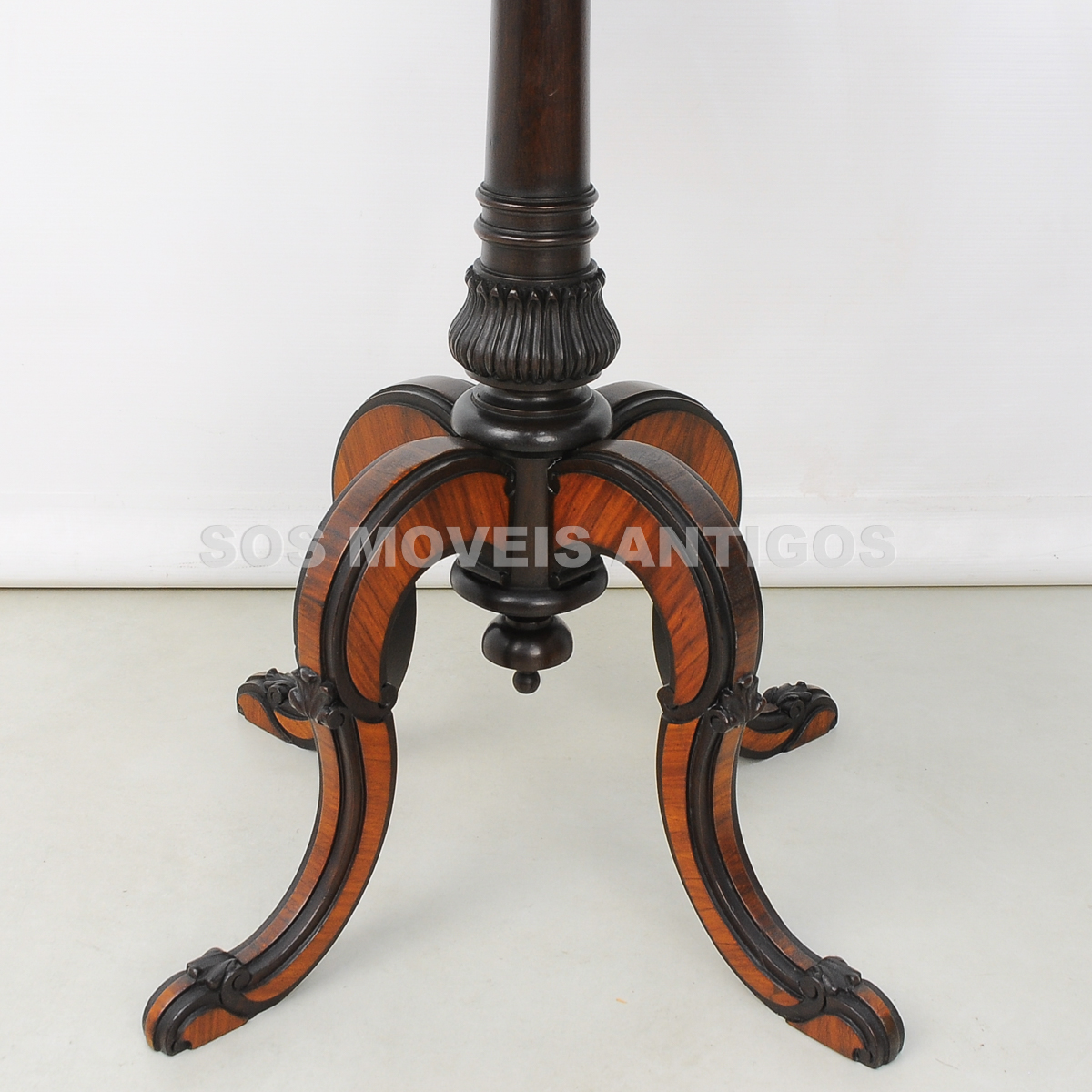 MESA-LATERAL-ESTILO-INGLES-SOSMOVEISANTIGOS-ANTIQUARIO-SP-15.jpg