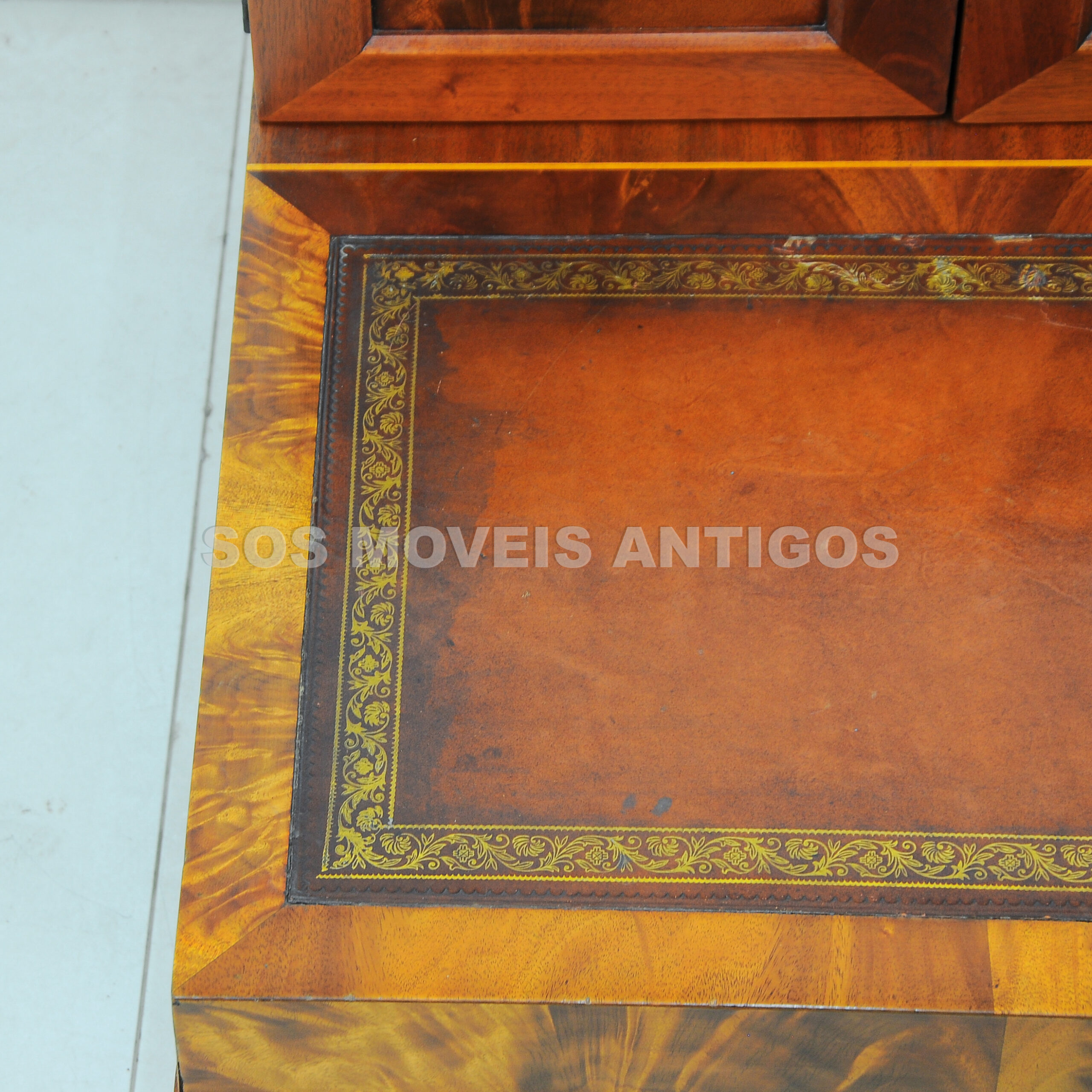 MESA LATERAL INGLESA – SOSMOVEISANTIGOS – ANTIQUARIO SP (12)