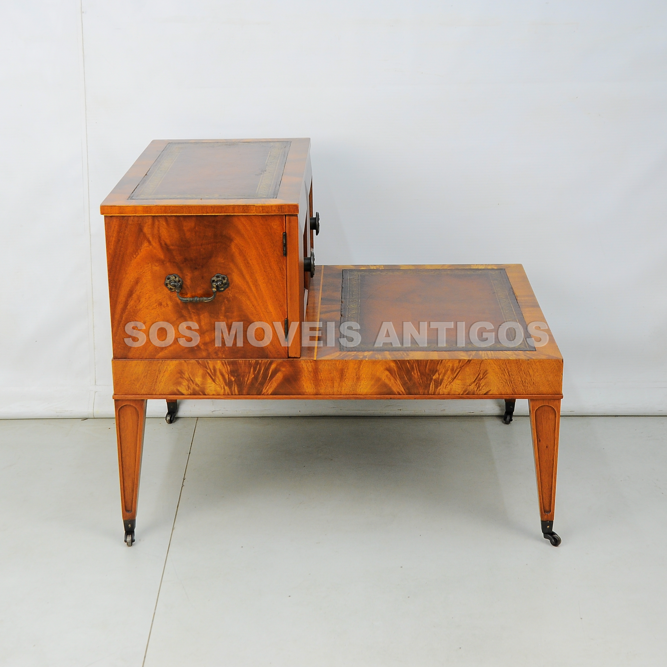 MESA LATERAL INGLESA – SOSMOVEISANTIGOS – ANTIQUARIO SP (2)