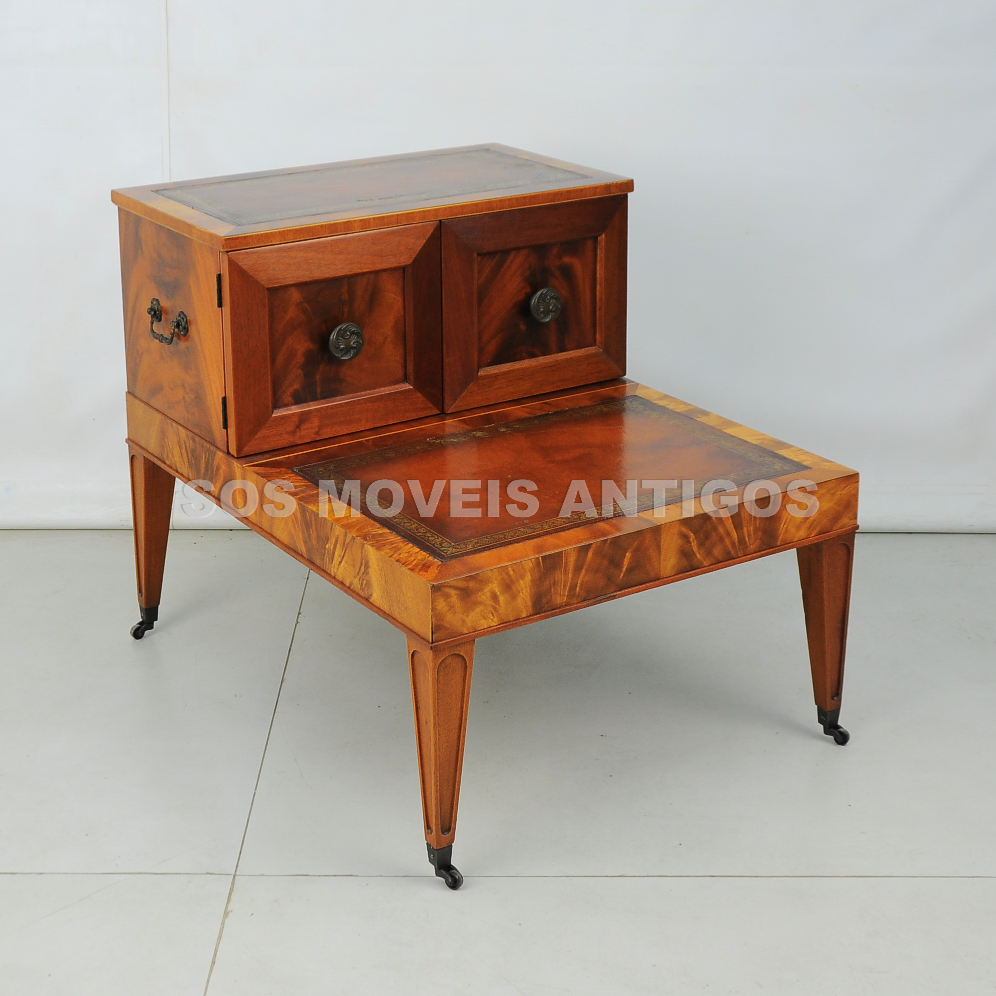 MESA LATERAL INGLESA – SOSMOVEISANTIGOS – ANTIQUARIO SP (3)