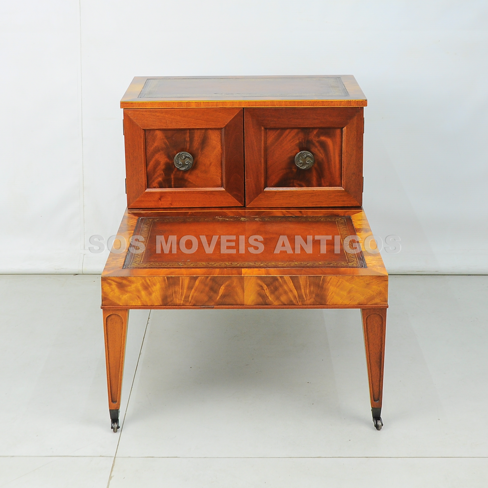 MESA LATERAL INGLESA – SOSMOVEISANTIGOS – ANTIQUARIO SP (4)