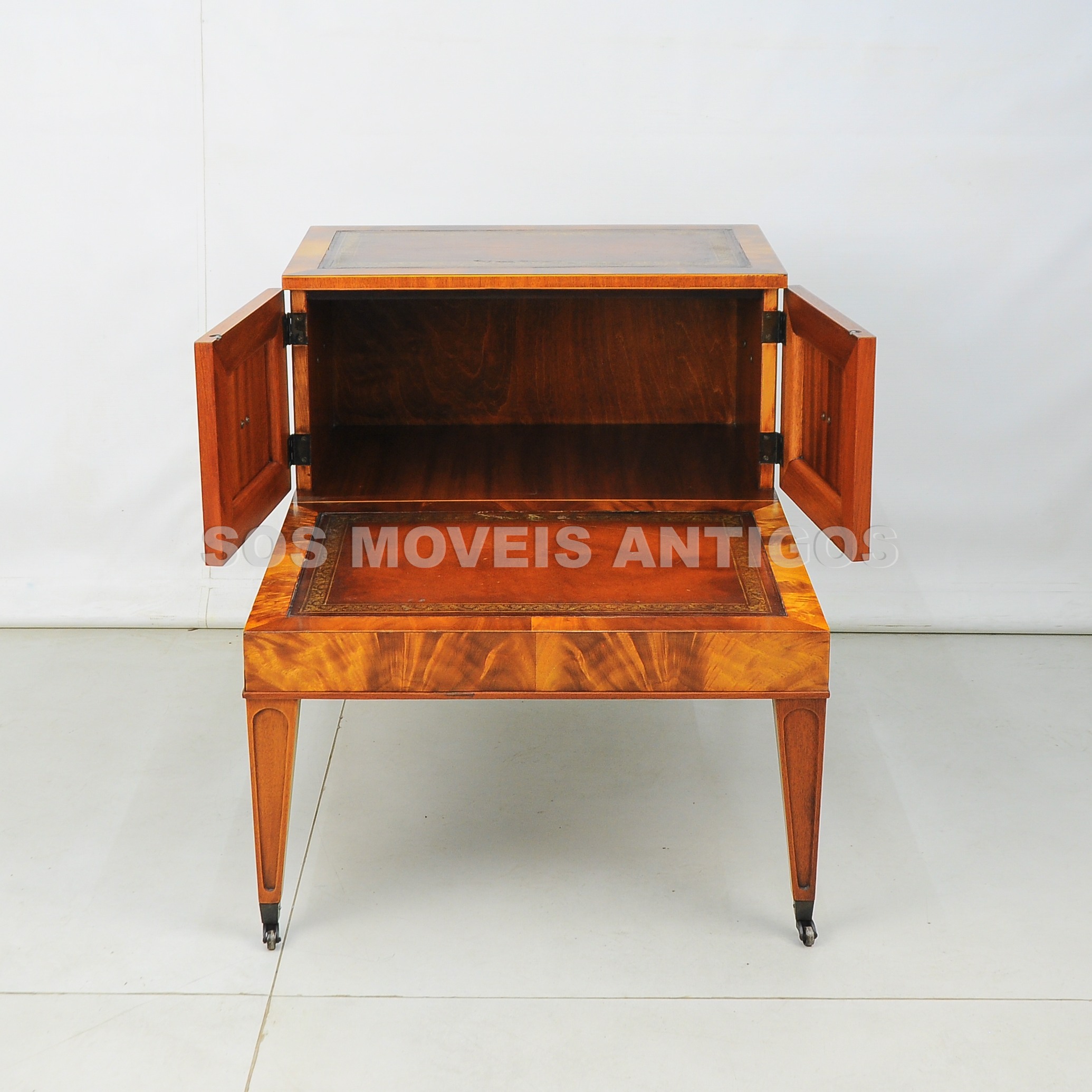MESA LATERAL INGLESA – SOSMOVEISANTIGOS – ANTIQUARIO SP (5)