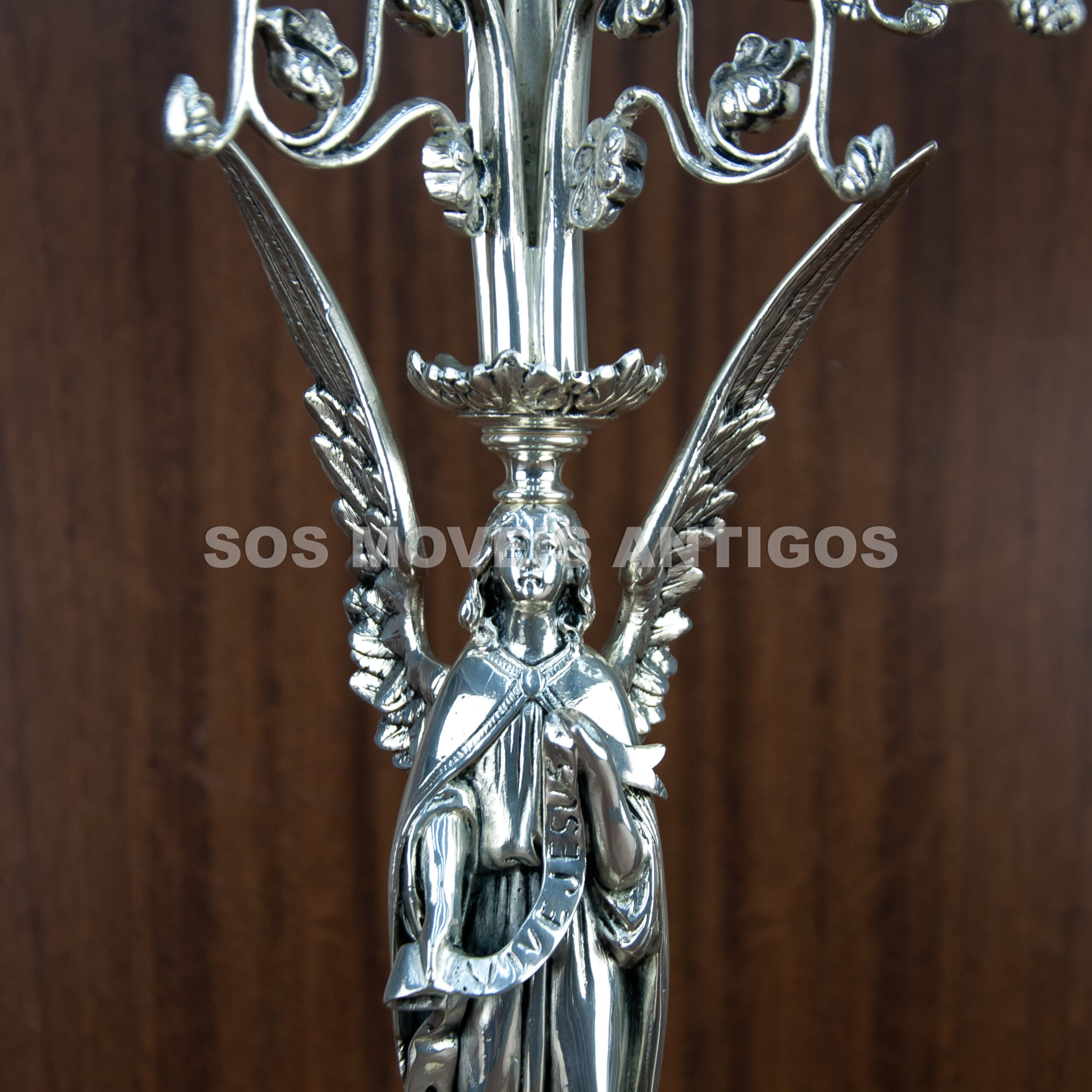 PAR DE CANDELABROS EM METAL ESPESSURADO A PRATA – SOSMOVEISANTIGOS – ANTIQUARIO SP (11)