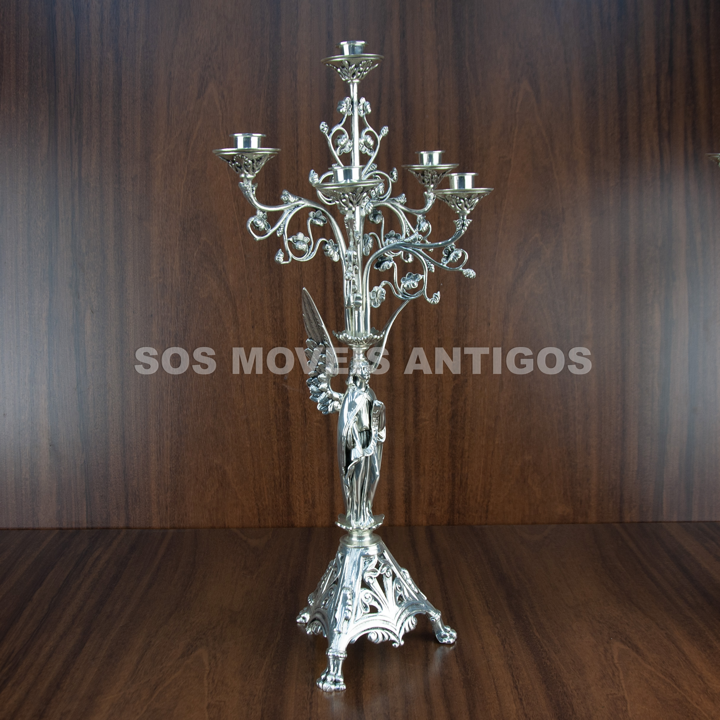 PAR DE CANDELABROS EM METAL ESPESSURADO A PRATA – SOSMOVEISANTIGOS – ANTIQUARIO SP (4)