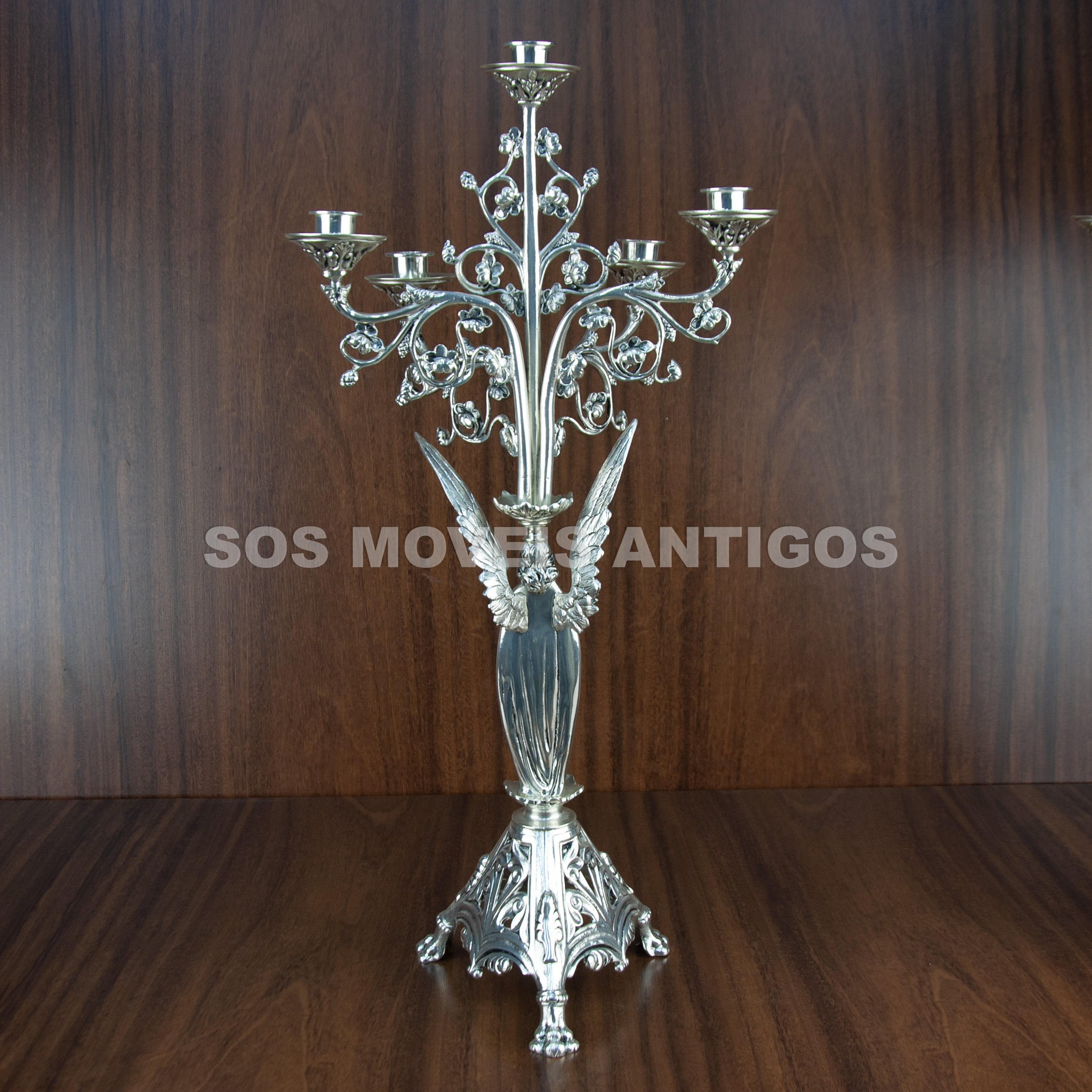 PAR DE CANDELABROS EM METAL ESPESSURADO A PRATA – SOSMOVEISANTIGOS – ANTIQUARIO SP (5)