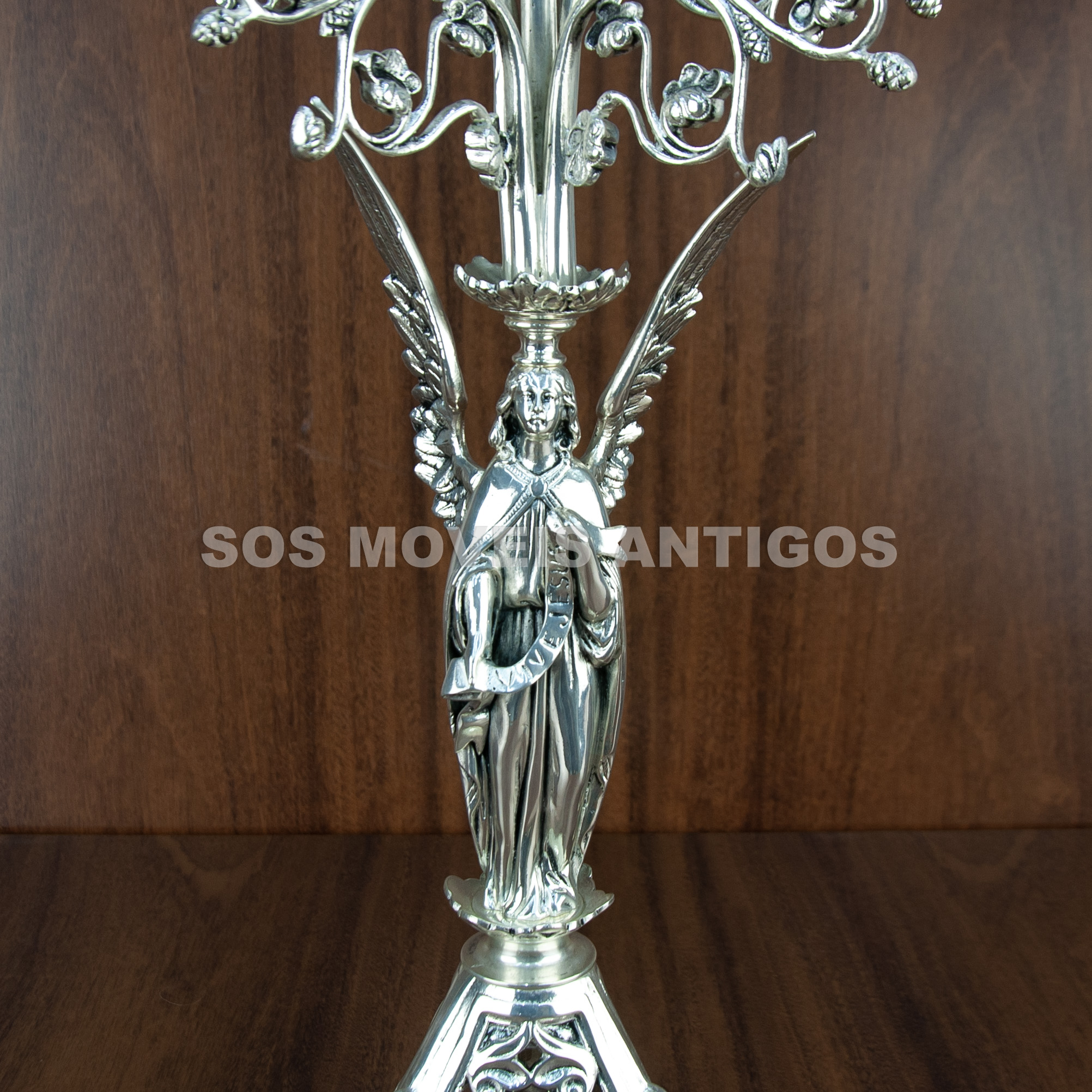 PAR DE CANDELABROS EM METAL ESPESSURADO A PRATA – SOSMOVEISANTIGOS – ANTIQUARIO SP (7)