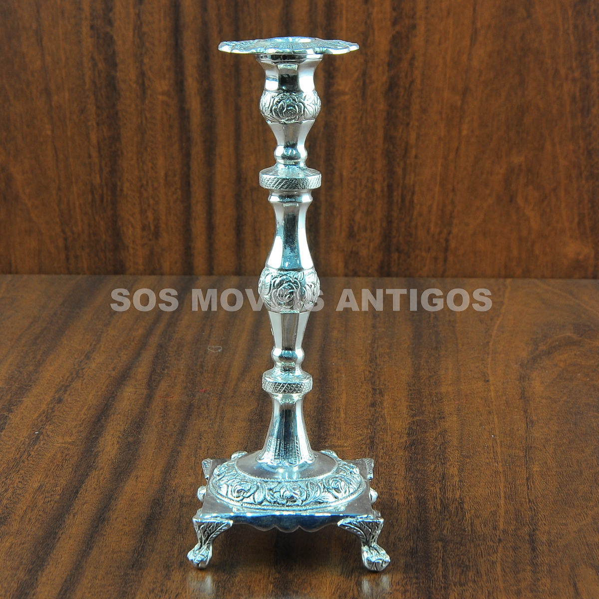PAR DE CASTIÇAIS EM METAL ESPESSURADO A PARATA – SOSMOVEISANTIGOS – ANTIQUARIO SP (3)