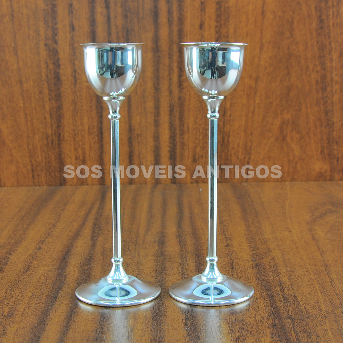 PAR DE CASTIÇAIS EM METAL ESPESSURADO A PRATA – SOSMOVEISANTIGOS – ANTIQUARIO SP (2)