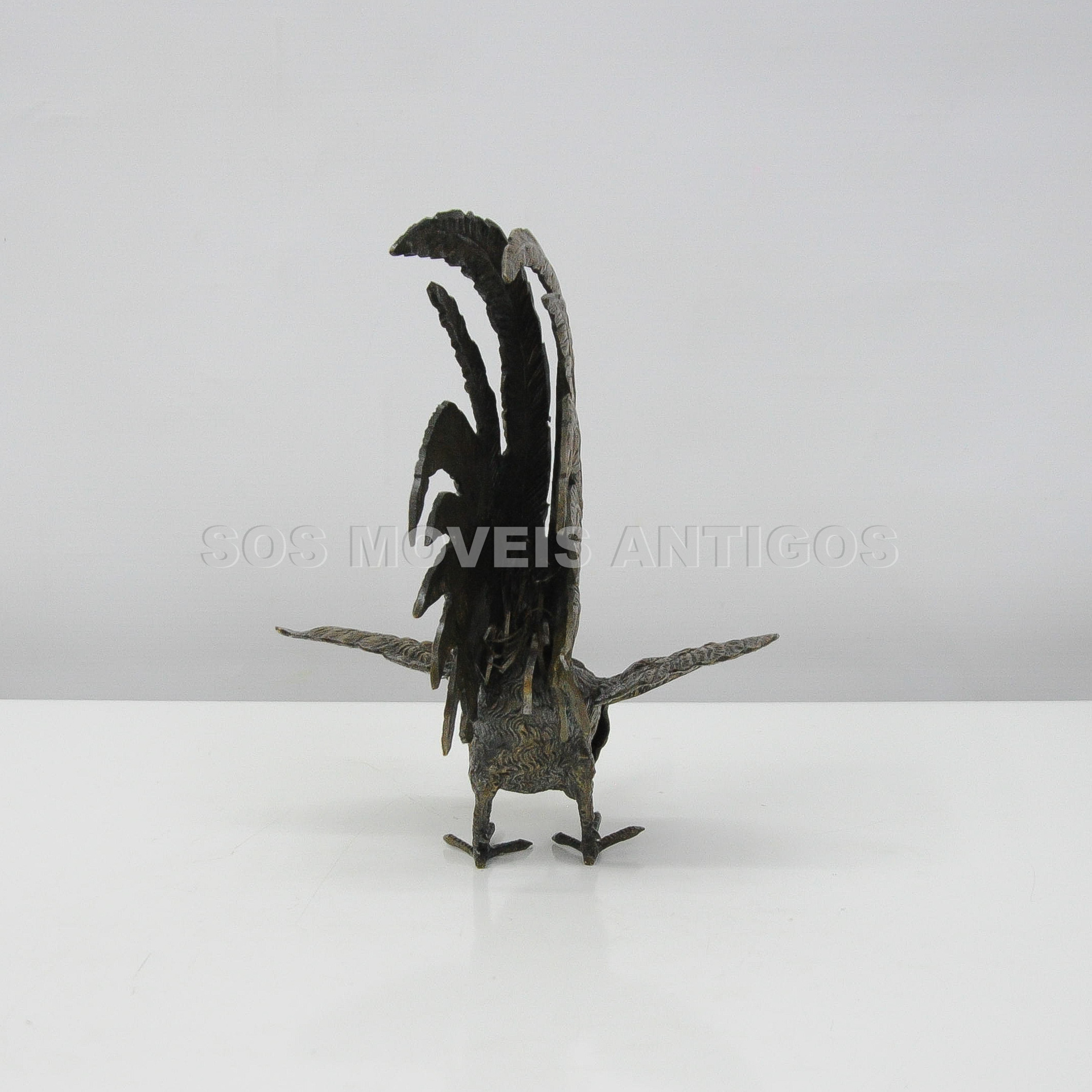PAR DE ESCULTURAS REPRESENTANDO BRIGA DE GALO – SOSMOVEISANTIGOS – ANTIQUARIO SP –