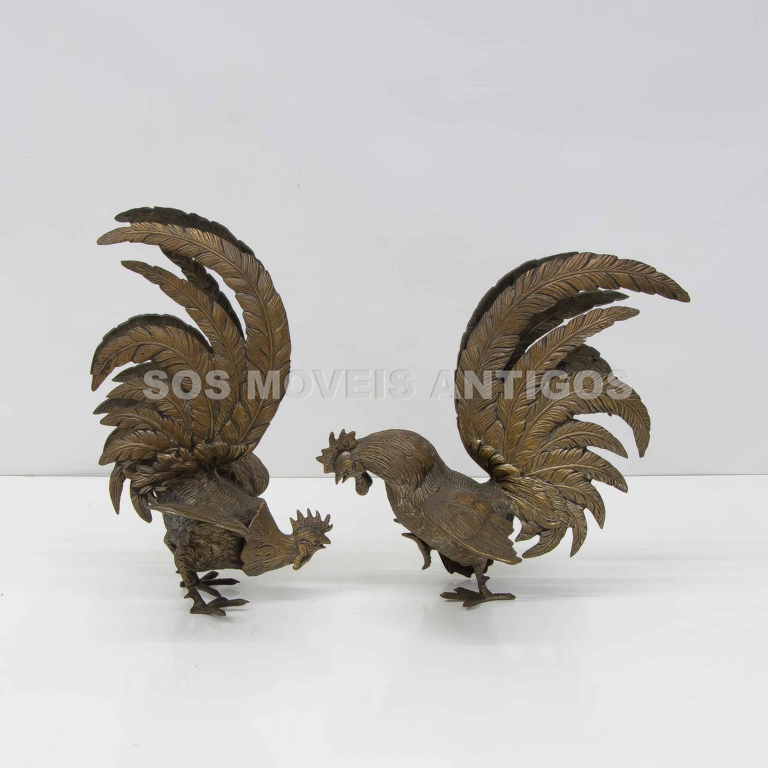 PAR DE ESCULTURAS REPRESENTANDO BRIGA DE GALO – SOSMOVEISANTIGOS – ANTIQUARIO SP (15)