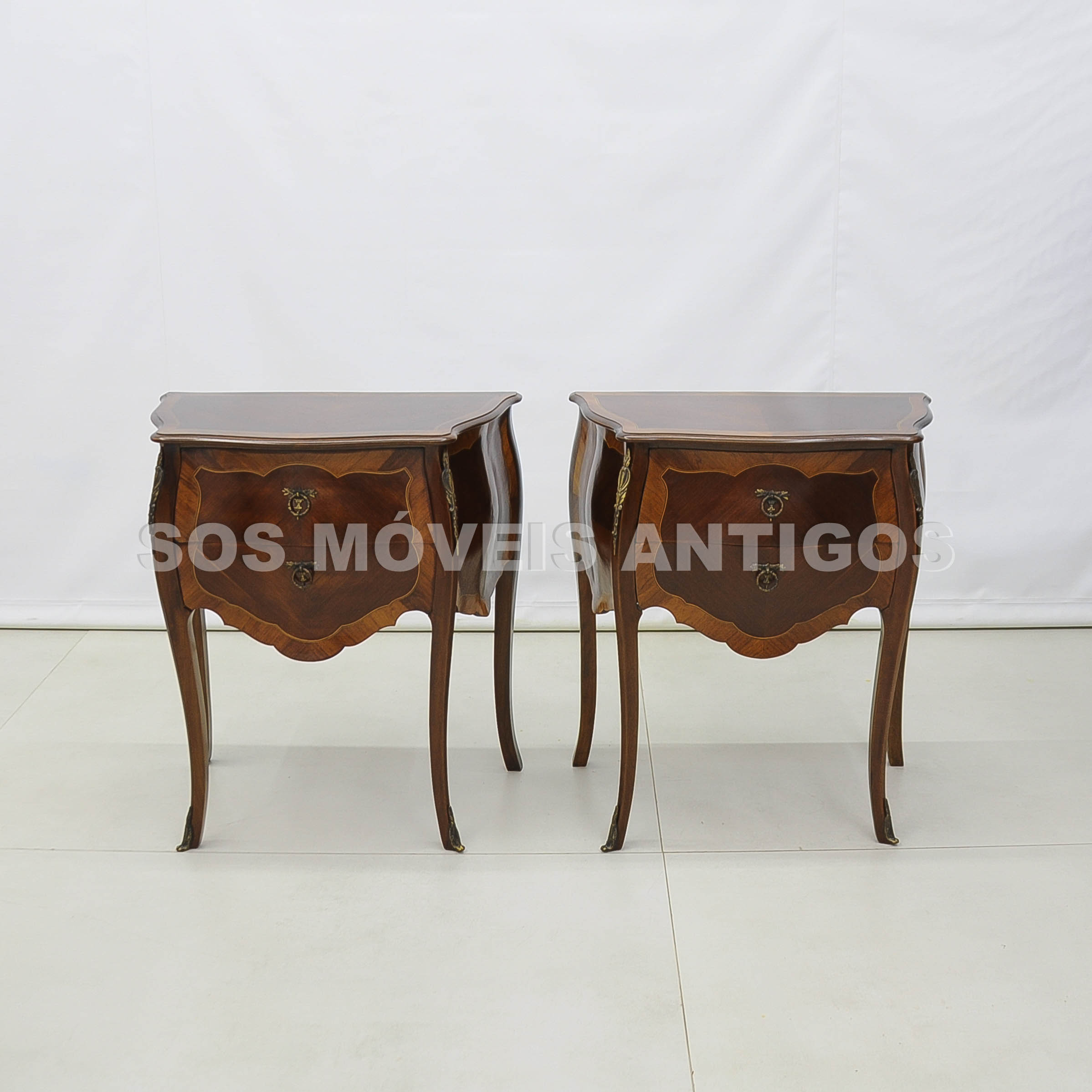 PAR DE MESAS DE CABECEIRA-CRIADO MUDO ESTILO FRANCÊS – SOSMOVEISANTIGOS – ANTIQUARIO SP (2)