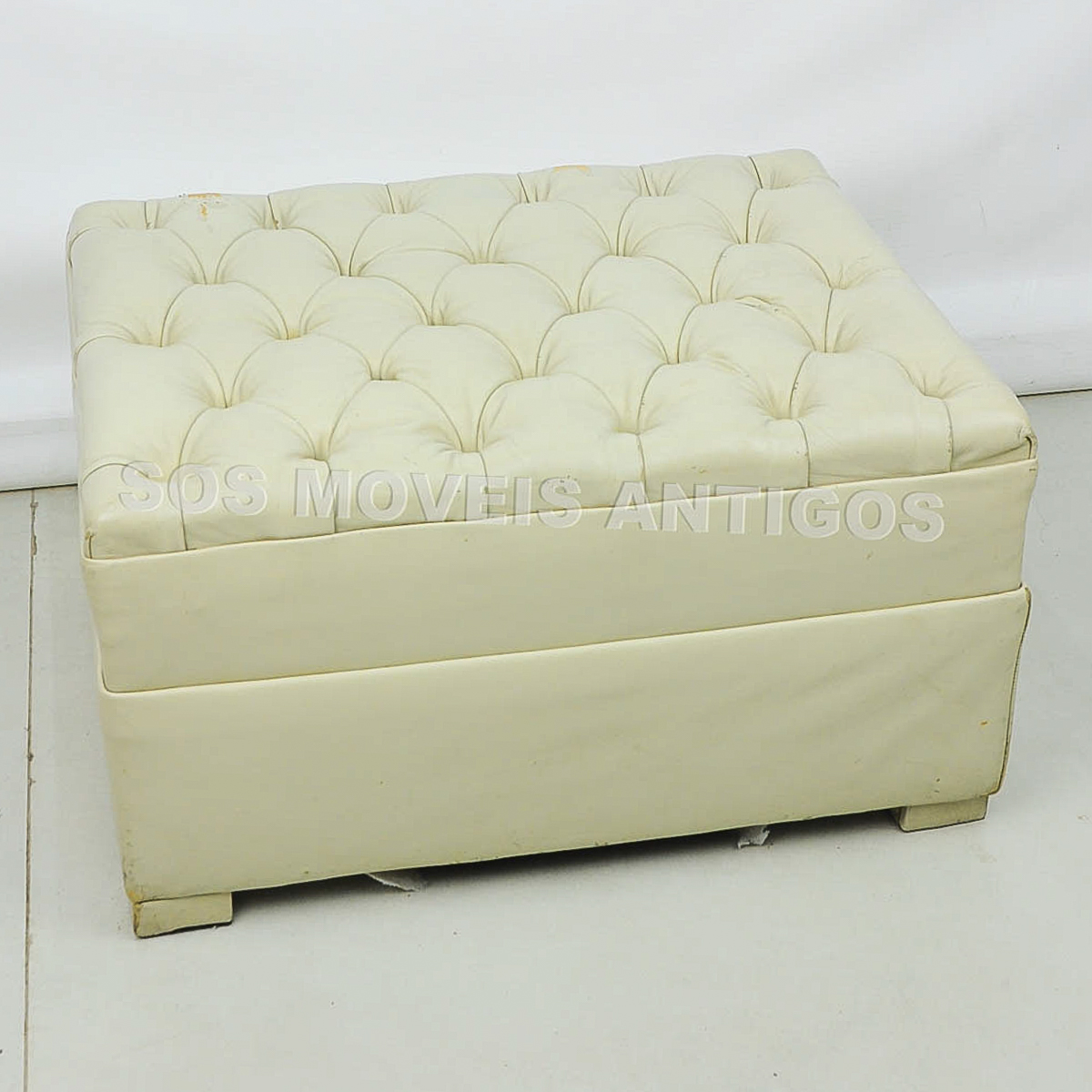 POLTRONA BERGER COM BANQUETA – SOSMOVEISANTIGOS – ANTIQUARIO SP (1)