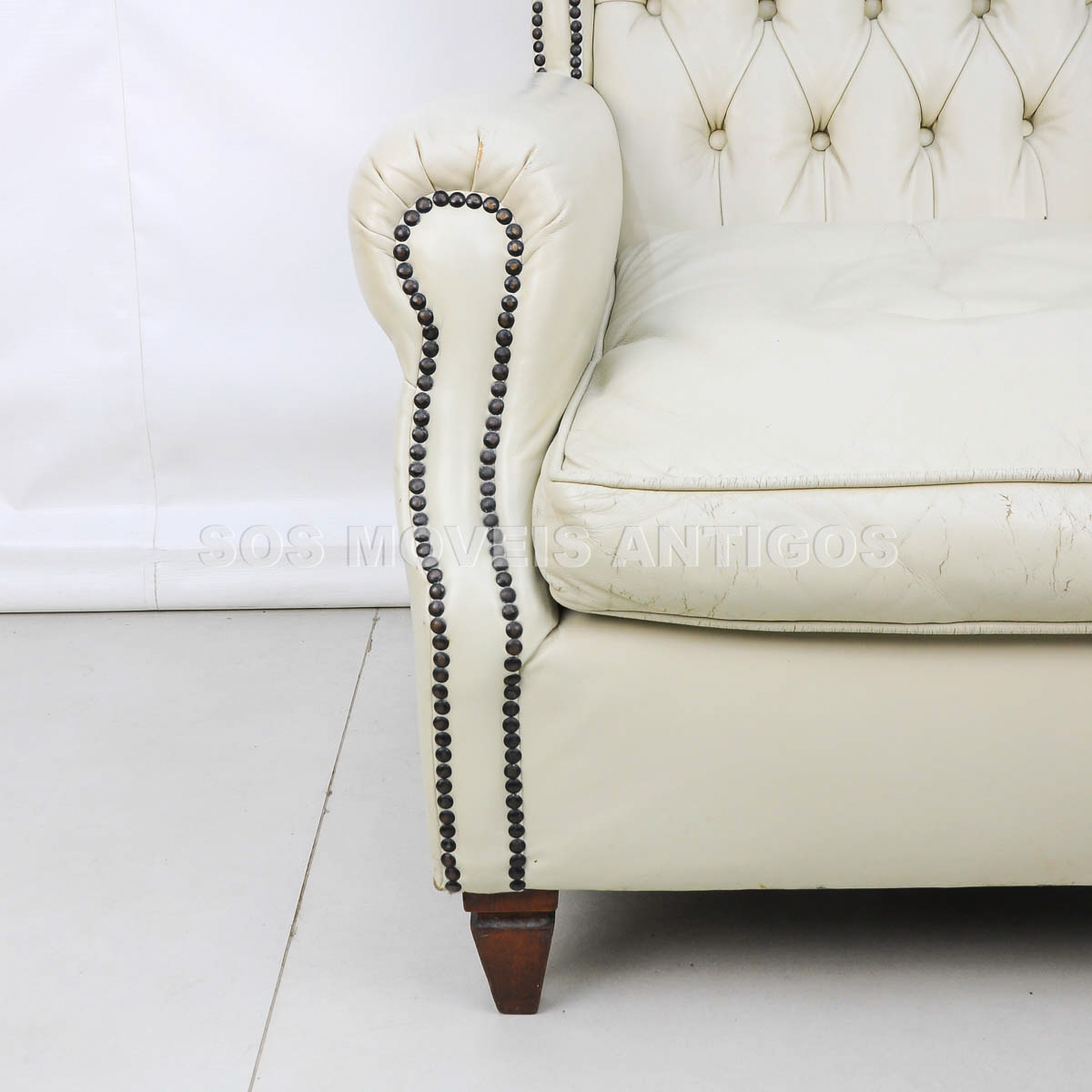 POLTRONA BERGER COM BANQUETA – SOSMOVEISANTIGOS – ANTIQUARIO SP (11)