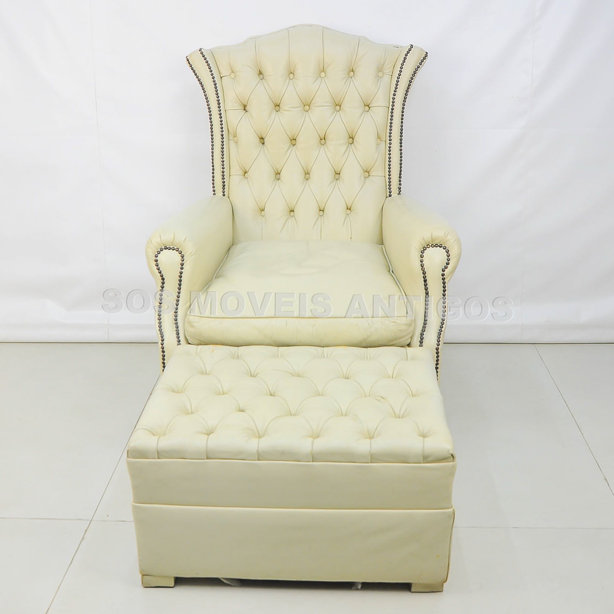 POLTRONA BERGER COM BANQUETA – SOSMOVEISANTIGOS – ANTIQUARIO SP (13)