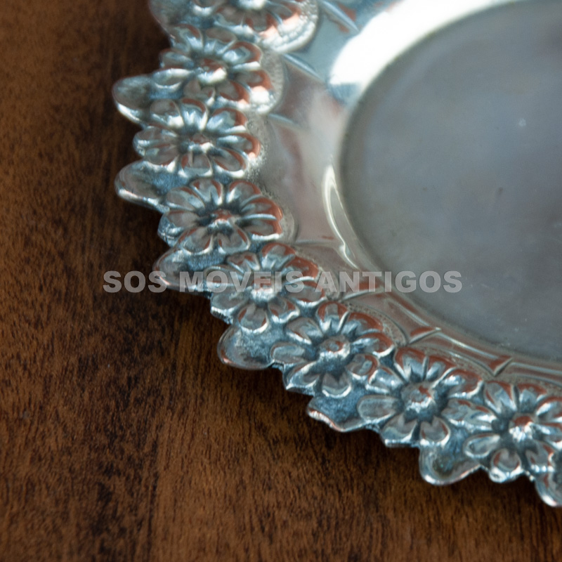PORTA COPO EM METAL ESPESSURADO A PRATA – SOSMOVEISANTIGOS – ANTIQUARIO SP (1)