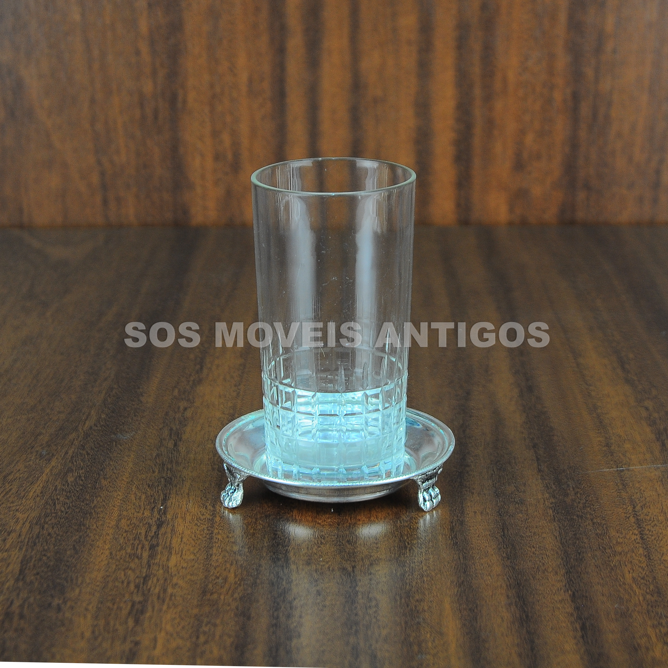 PORTA COPO EM METAL ESPESSURADO A PRATA – SOSMOVEISANTIGOS – ANTIQUARIO SP (2)
