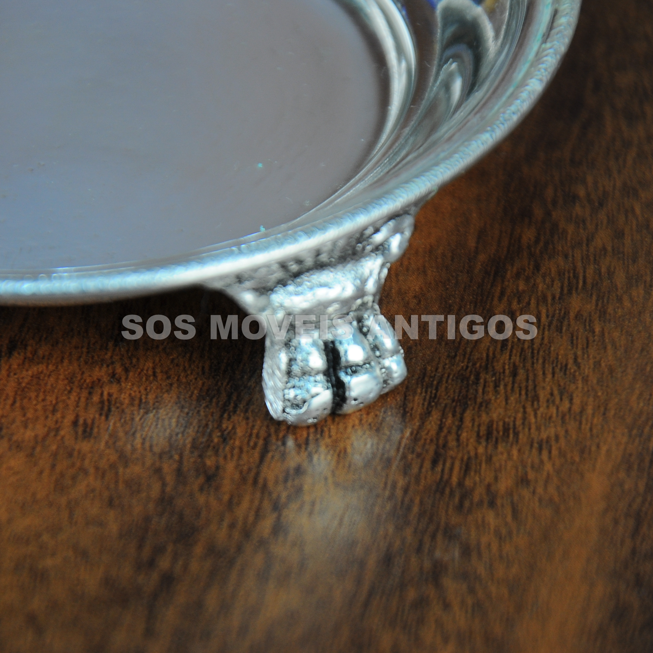 PORTA COPO EM METAL ESPESSURADO A PRATA – SOSMOVEISANTIGOS – ANTIQUARIO SP (5)