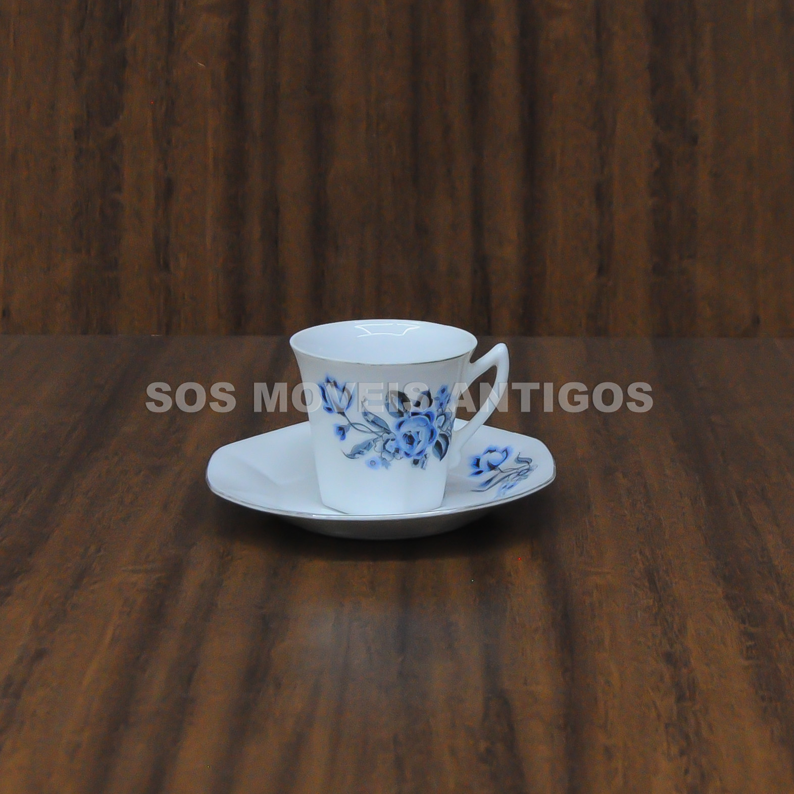 XÍCARA DE CAFÉ EM PORCELANA JAPONESA – SOSMOVEISANTIGOS – ANTIQUARIO SP (3)