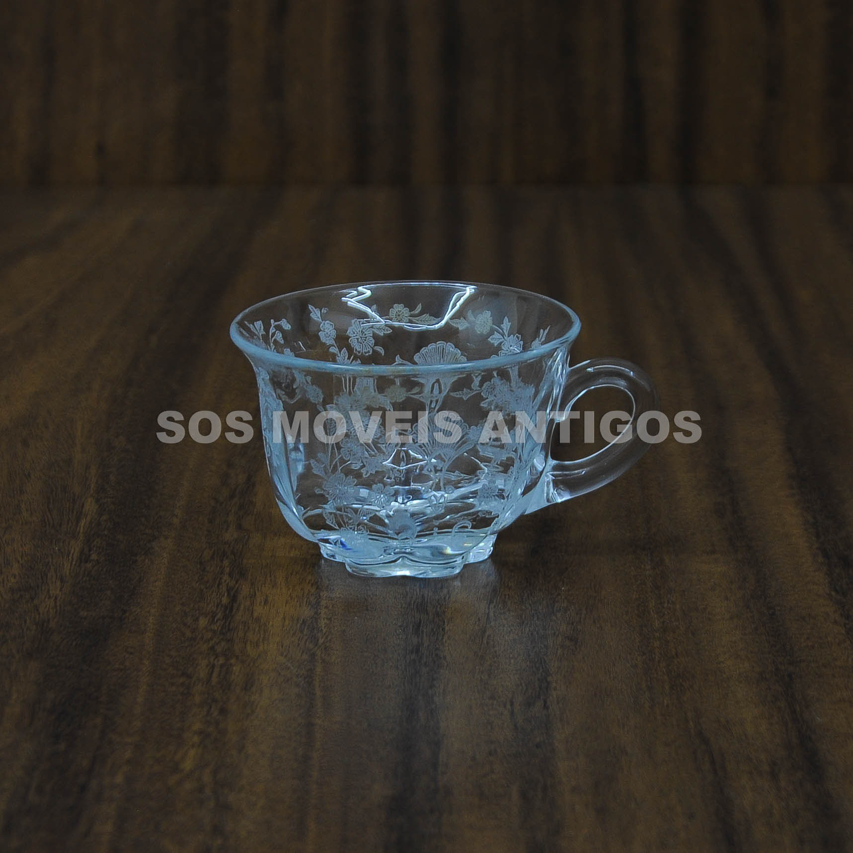 XÍCARA DE CHÁ EM FINO CRISTAL FRANCÊS – SAINT LOUIS – SOSMOVEISANTIGOS – ANTIQUARIO SP (1)
