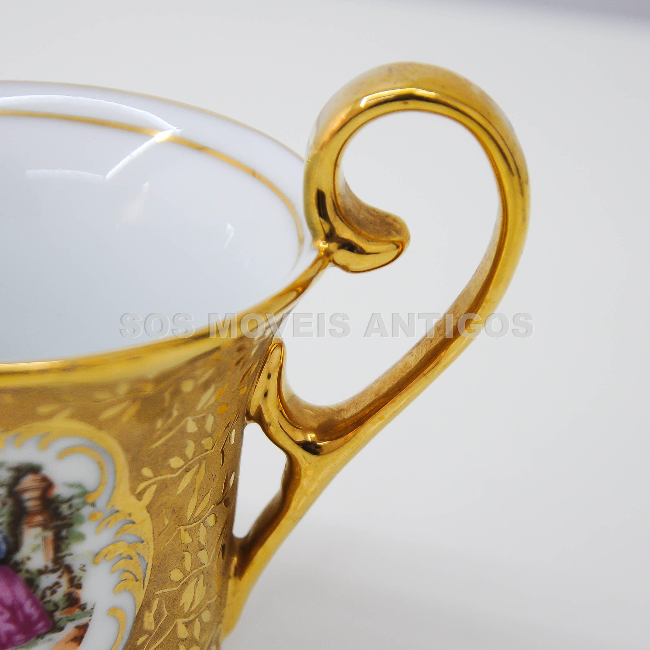 XÍCARA DE CHÁ EM PORCELANA POLOVI – SOSMOVEISANTIGOS – ANTIQUARIO SP (2)