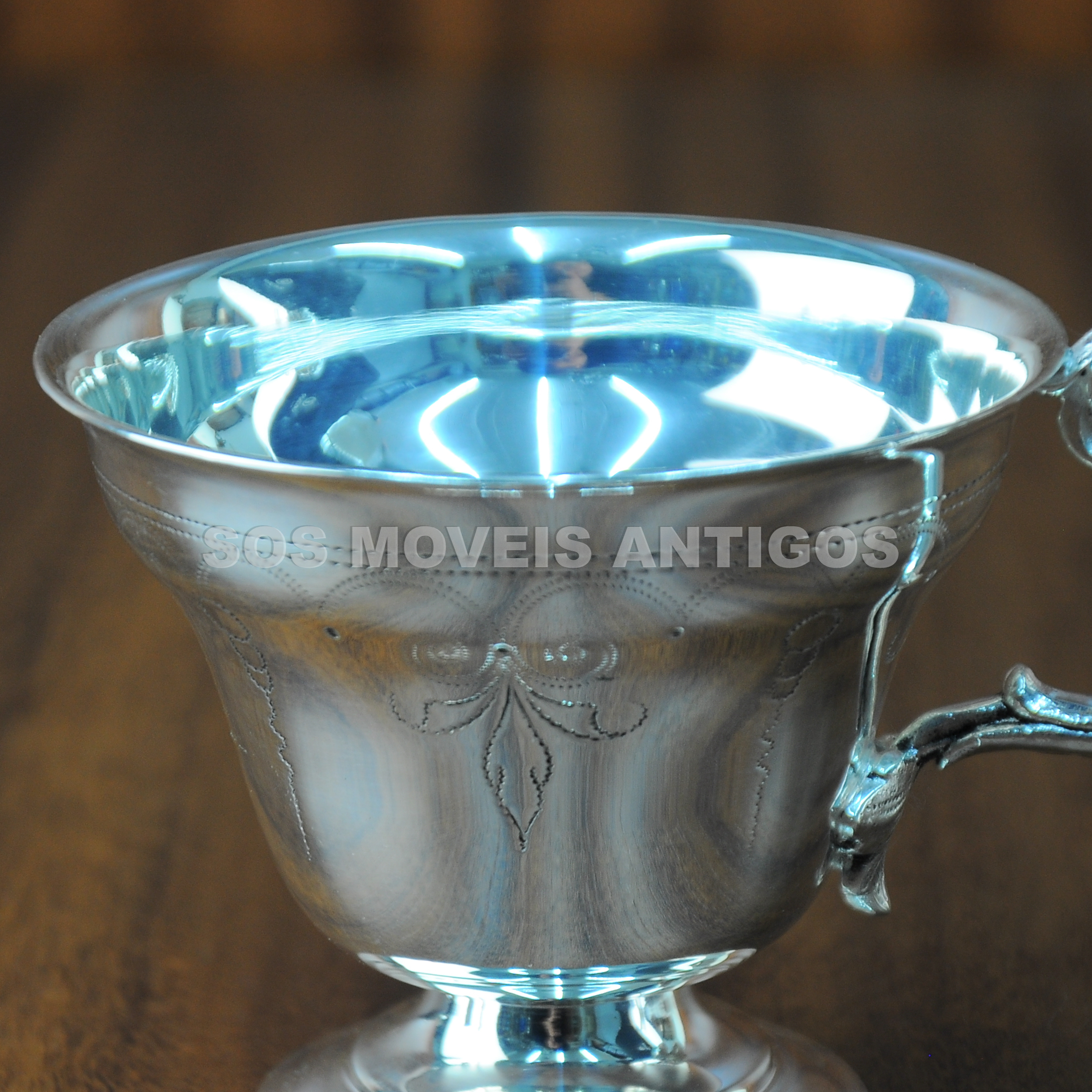 XICARA EM METAL ESPESURADO A PRATA – SOSMOVEISANTIGOS – ANTIQUARIO SP (5)