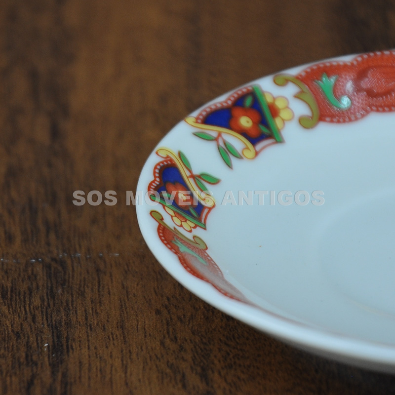 XICARA EM PORCELANA EMANO – SOSMOVEISANTIGOS – ANTIQUARIO SP (1)
